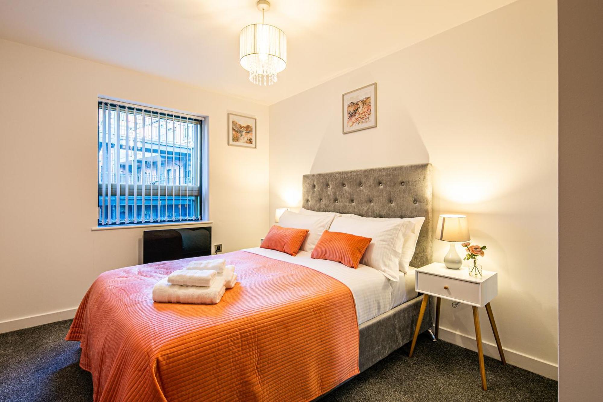 Stylish 2 Bed Apt 18 - City Centre, Free Parking, Espresso Machine & Netflix - Hosted By Stay Host Save Sheffield Exterior photo