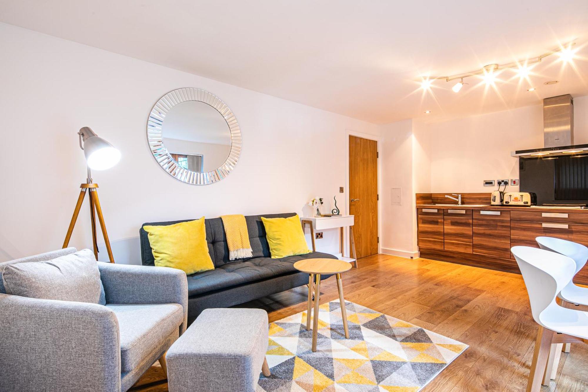 Stylish 2 Bed Apt 18 - City Centre, Free Parking, Espresso Machine & Netflix - Hosted By Stay Host Save Sheffield Exterior photo